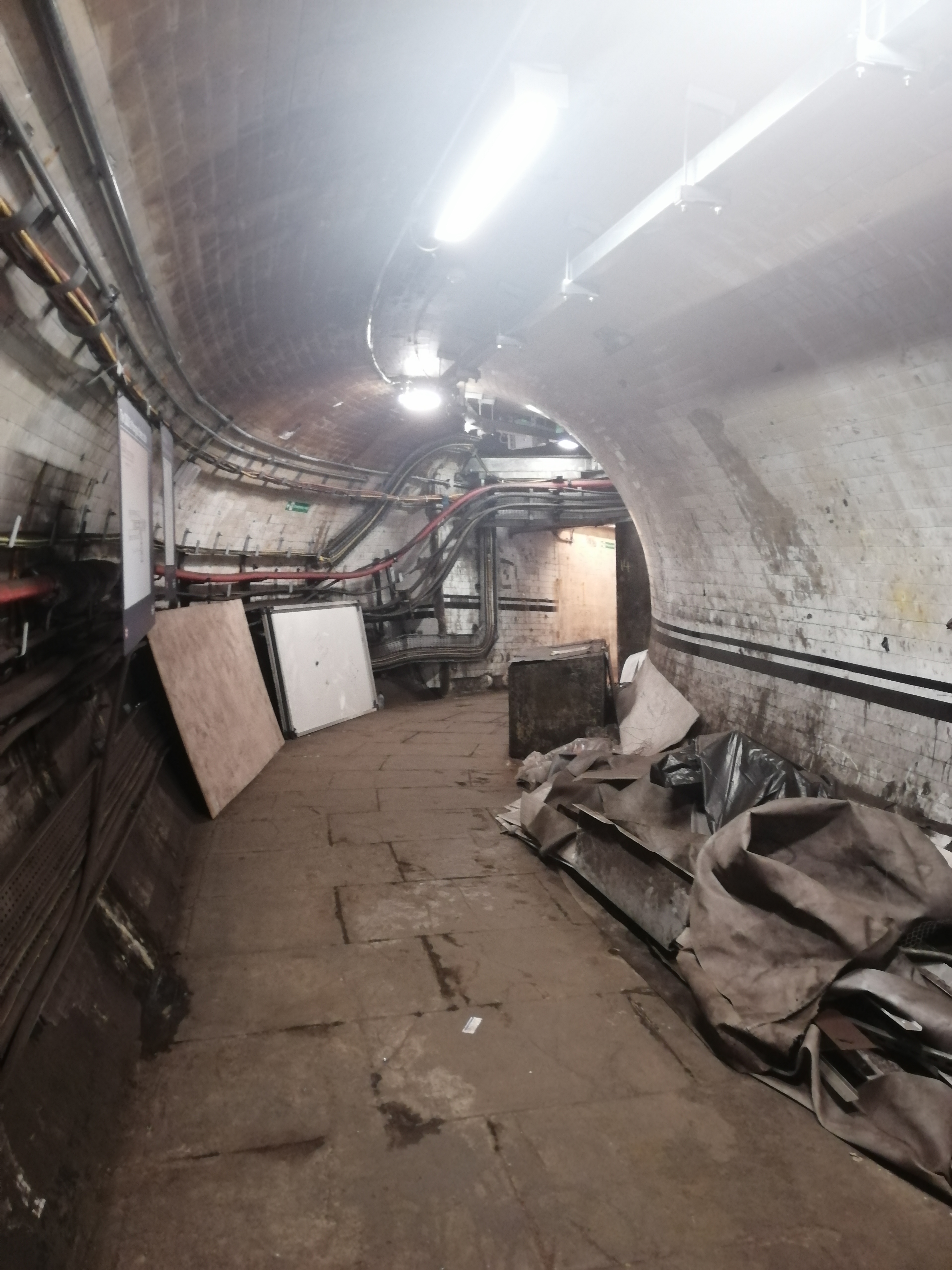 Abandoned tunnel Old Moorgate